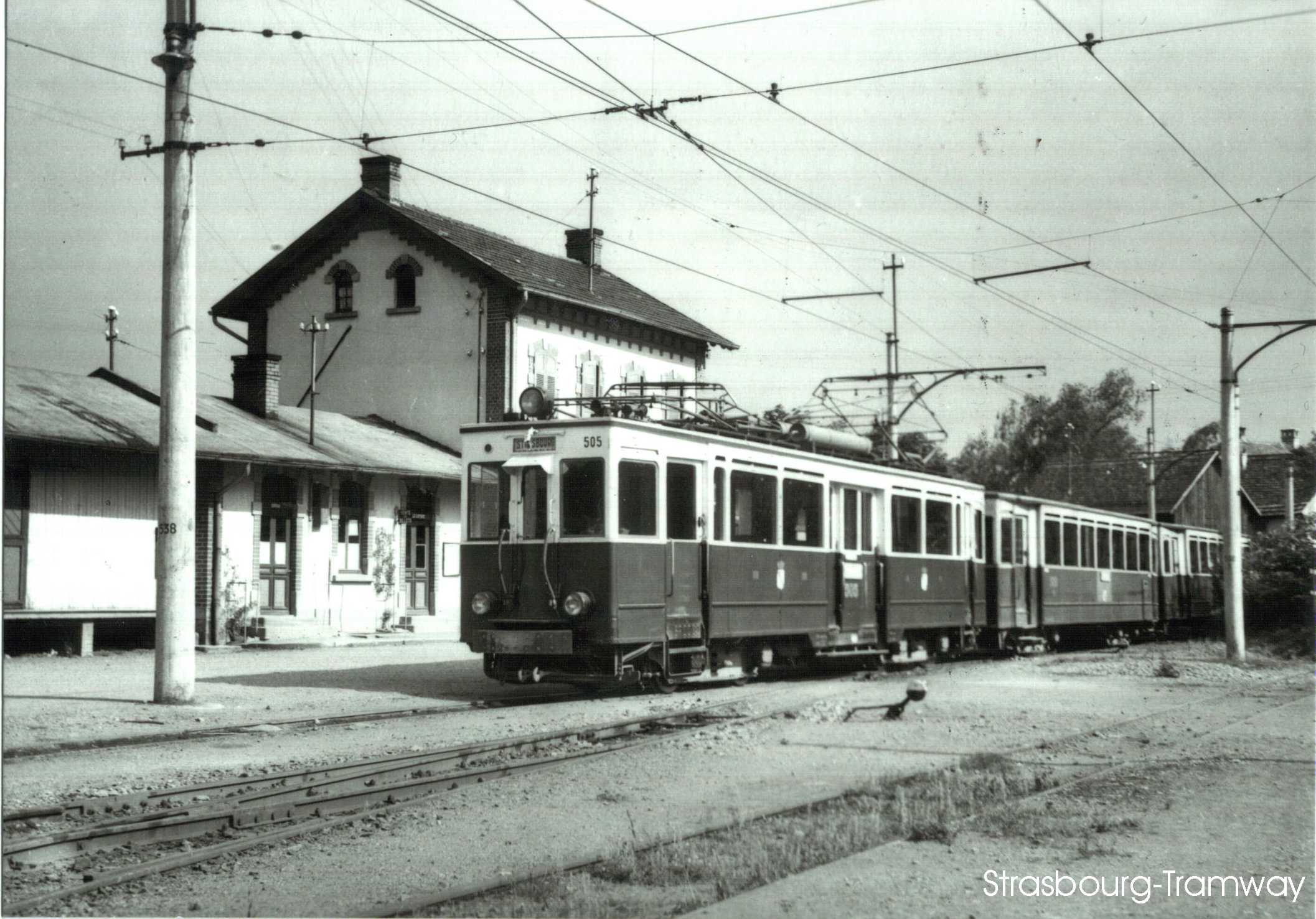 Automotrice n°505 en gare d'Ottrott et à destination de Strasbourg (Septembre 1948).